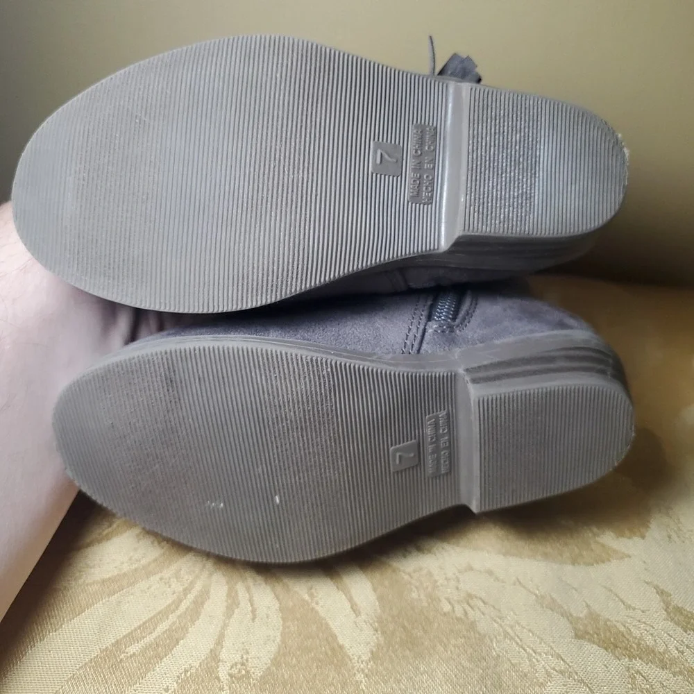 Old Navy Size 7 Fringe Ankle Boots Kids Grey Faux Suede Side Zip‎ Booties Boho